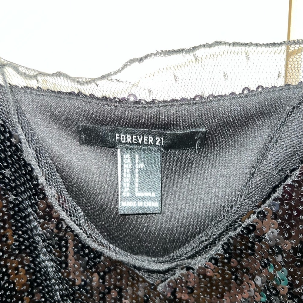 Forever 21 Black Sequin and Tulle V-Neck Spaghetti Strap Crop Top Camisole Sz S - Picture 4 of 11